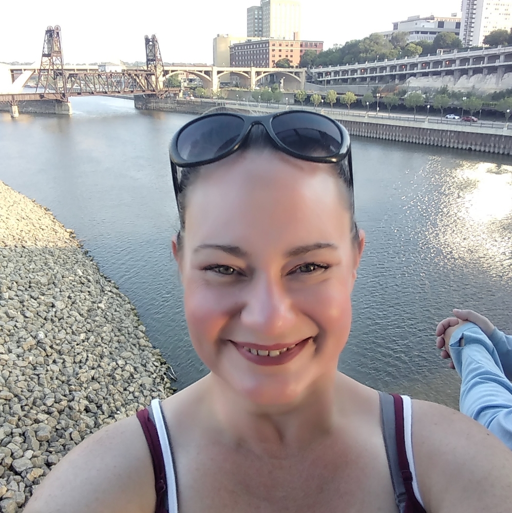Meet your Posher, Dev